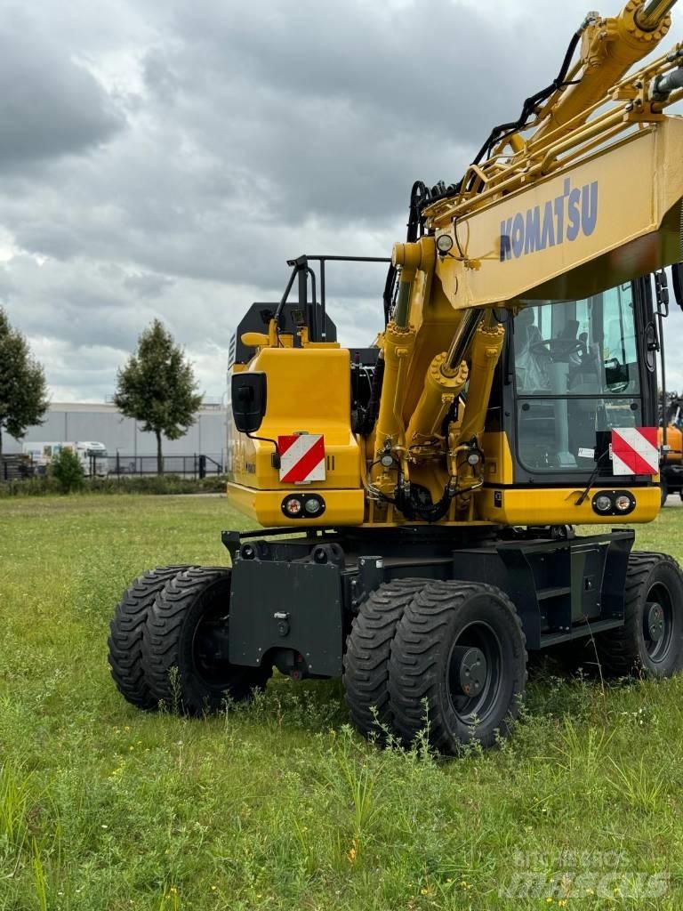 Komatsu PW180-11E0 Lastik tekerli ekskavatörler