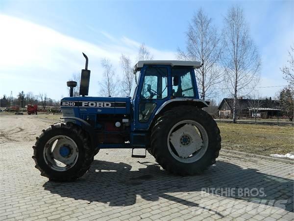Ford 8210 Traktörler