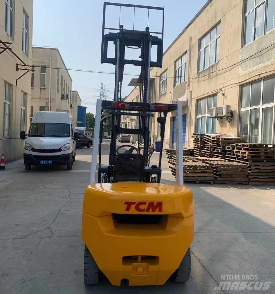 TCM FD30 Reach truck - depo içi istif araçları