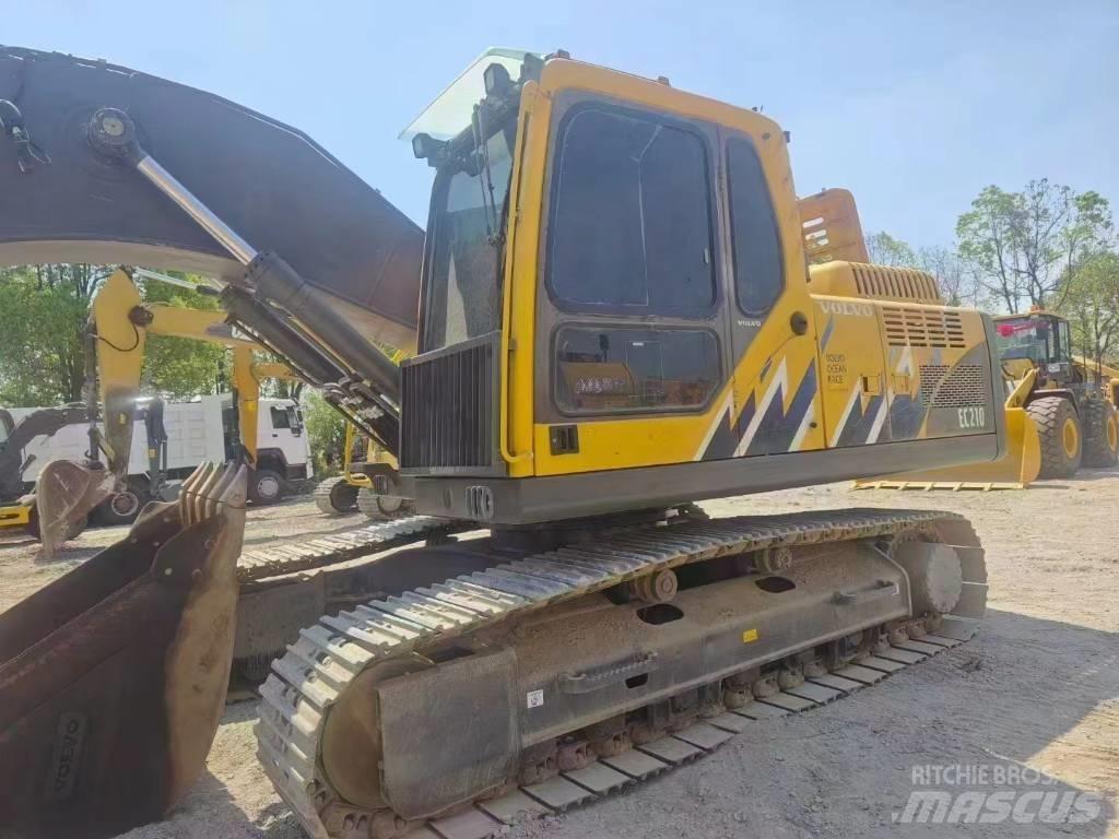 Volvo EC 210 Paletli ekskavatörler