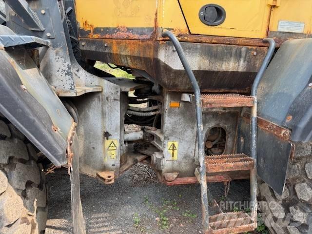 Komatsu WA 200 Tekerlekli yükleyiciler