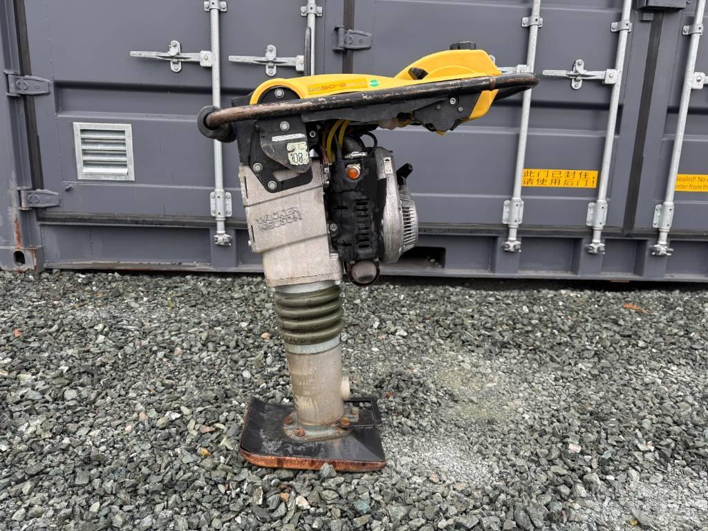 Wacker Neuson BS50-2 Sıkıştırma tokmakları