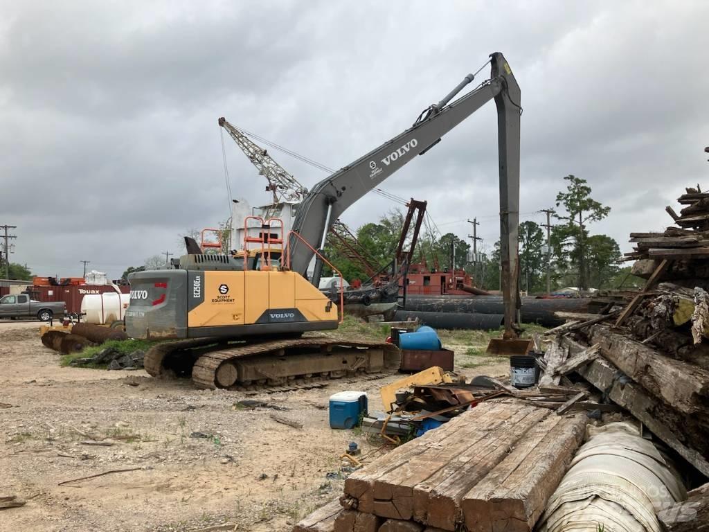Volvo EC250E LR Paletli ekskavatörler
