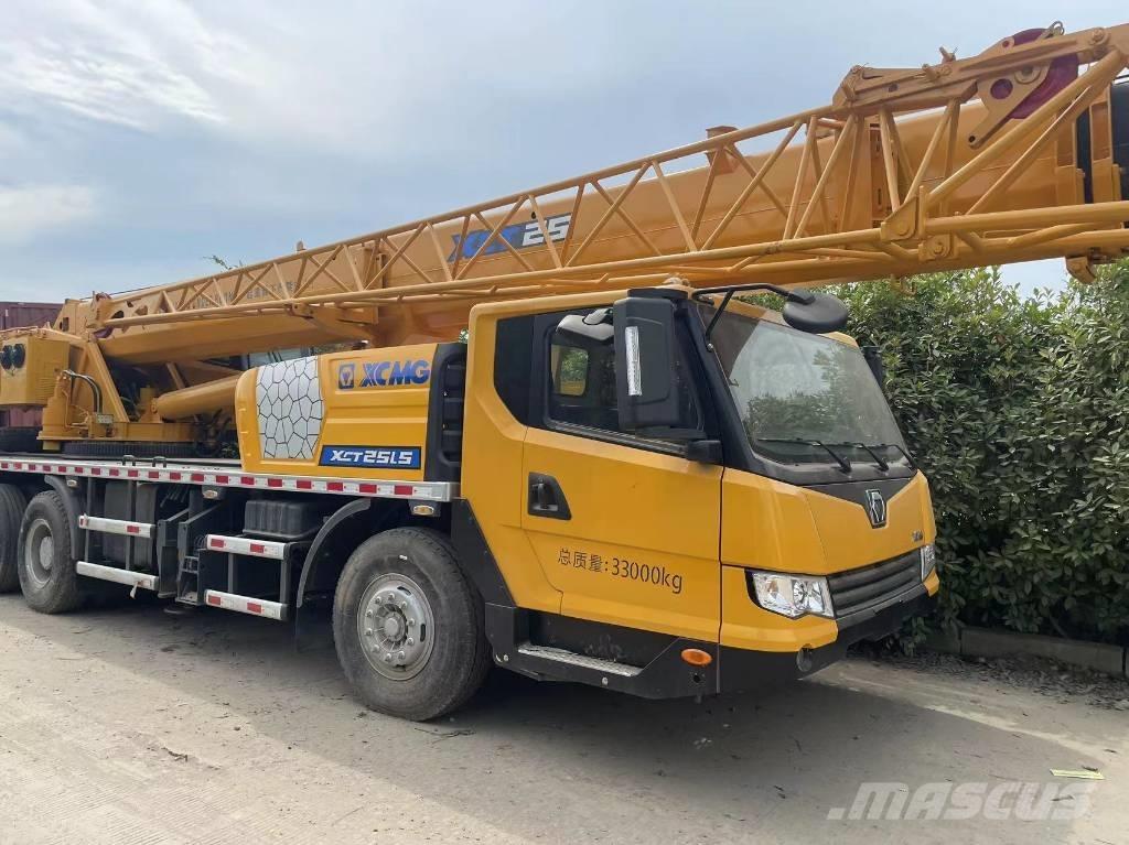 XCMG QY25 Yol-Arazi Tipi Vinçler (AT)