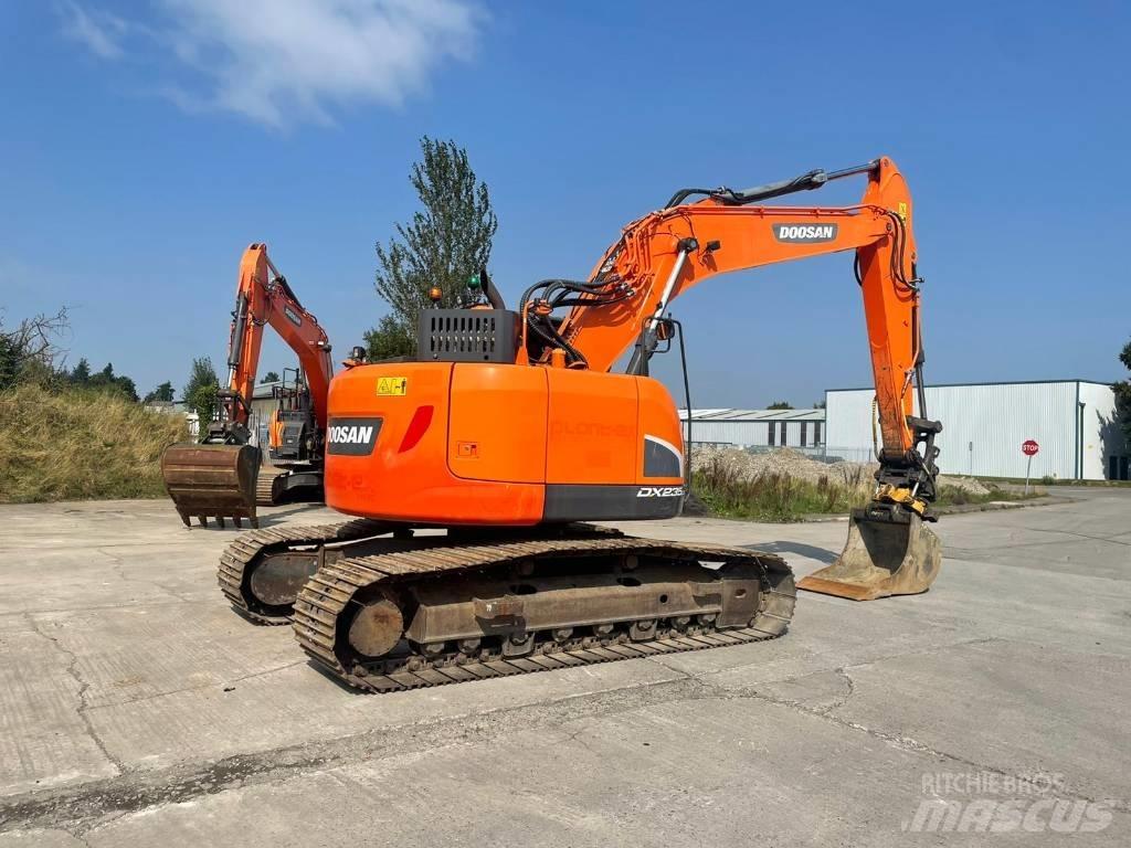 Doosan DX 235 LCR-5 Paletli ekskavatörler