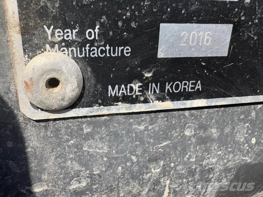 Doosan DX210 WE-5 Lastik tekerli ekskavatörler