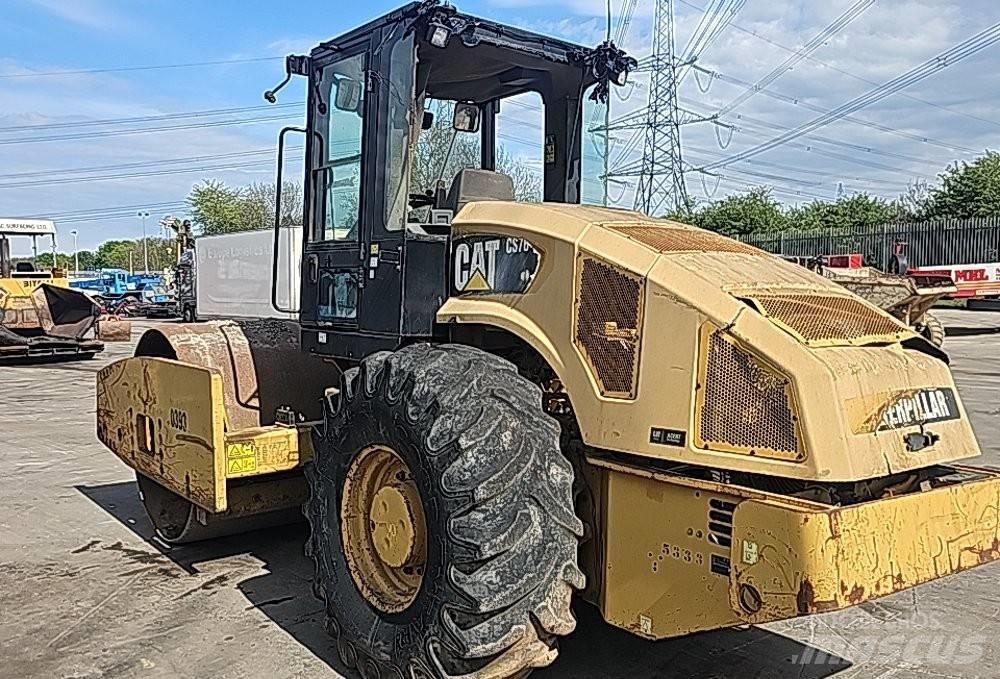 CAT CS 76 Tek tamburlu silindirler