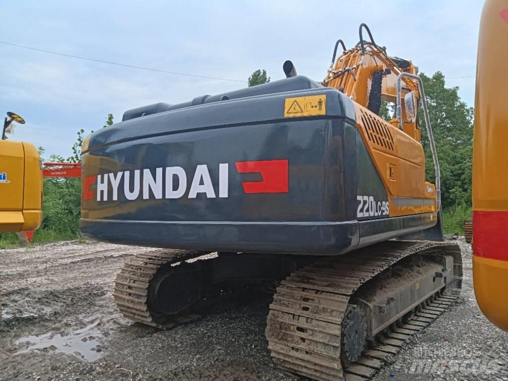 Hyundai R220-9S Paletli ekskavatörler