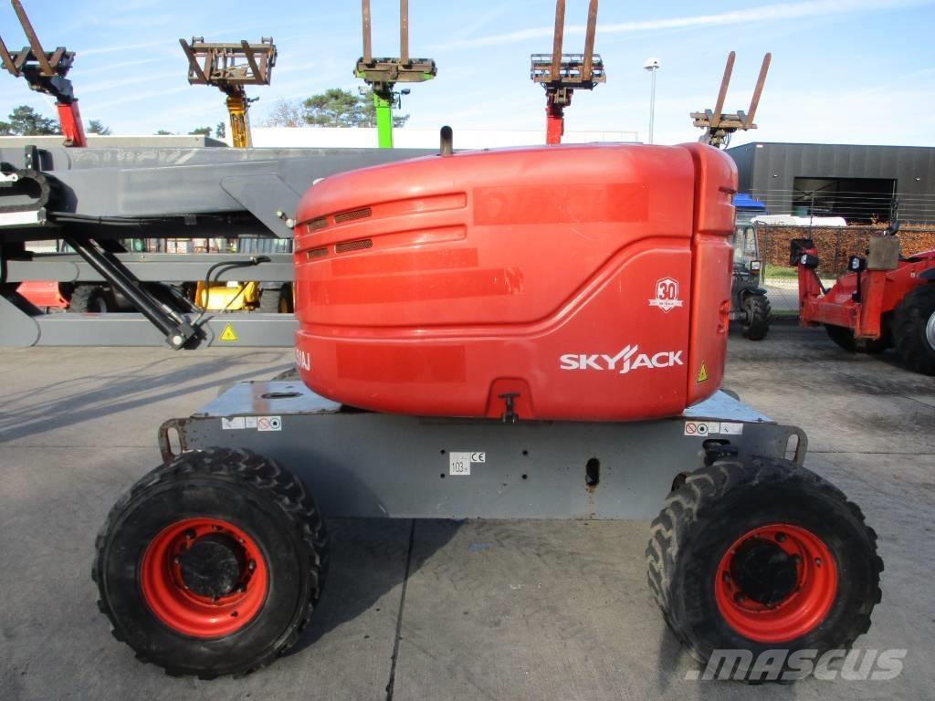 SkyJack SJ 51 AJ (725) Kompakt kendinden tahrikli personel platformları
