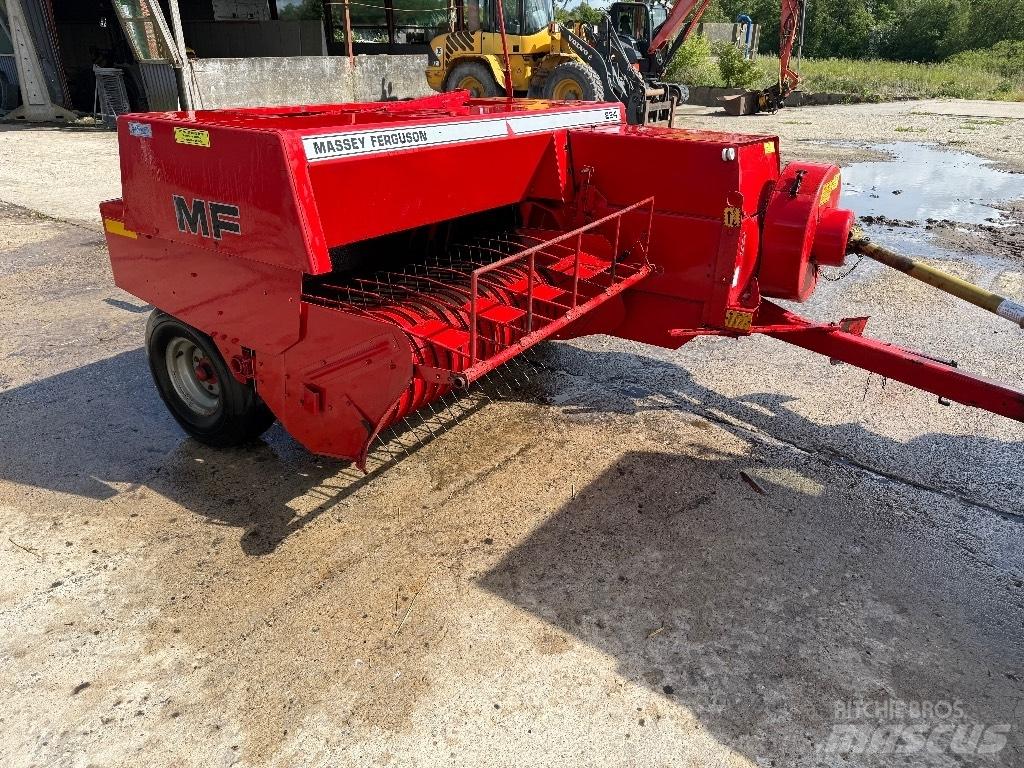Massey Ferguson 224 Küp balya makinalari
