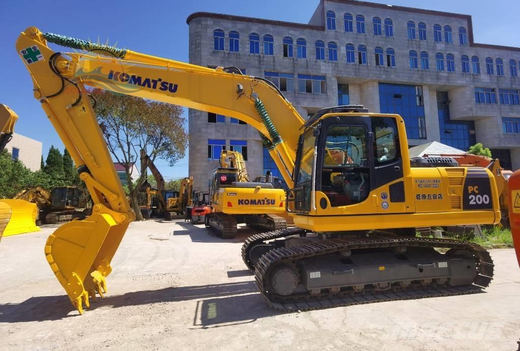 Komatsu PC 200-8 Paletli ekskavatörler