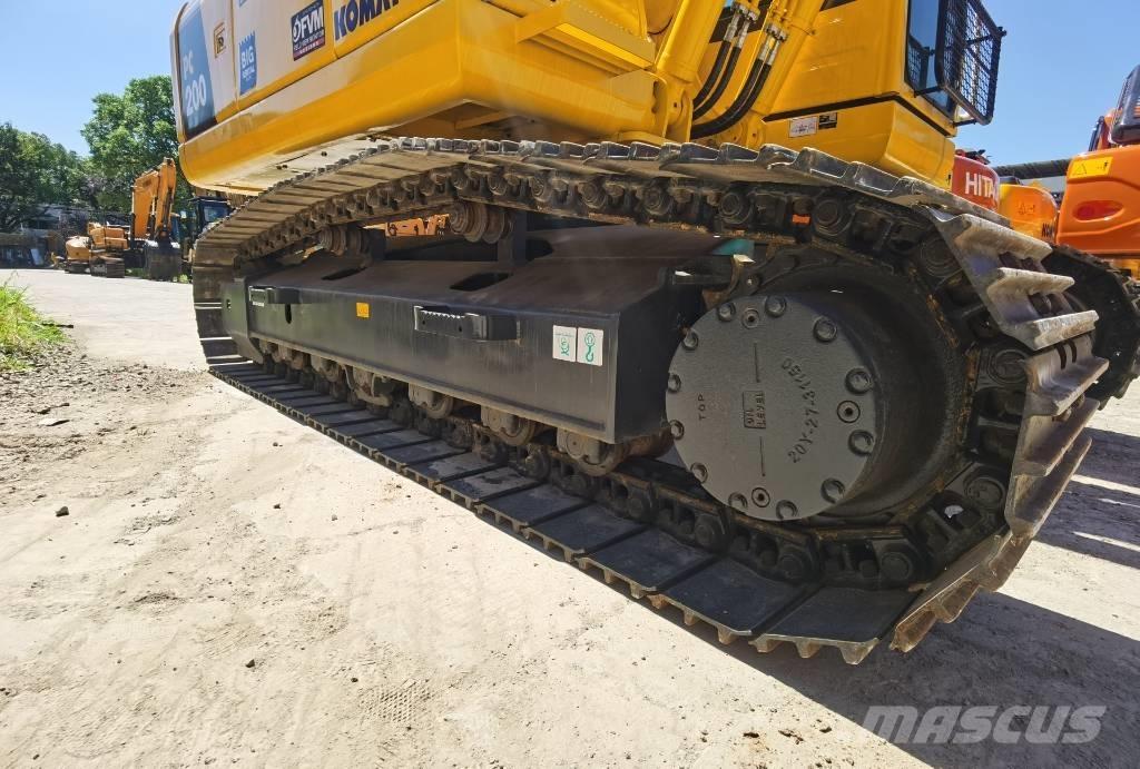 Komatsu PC 200-8 Paletli ekskavatörler