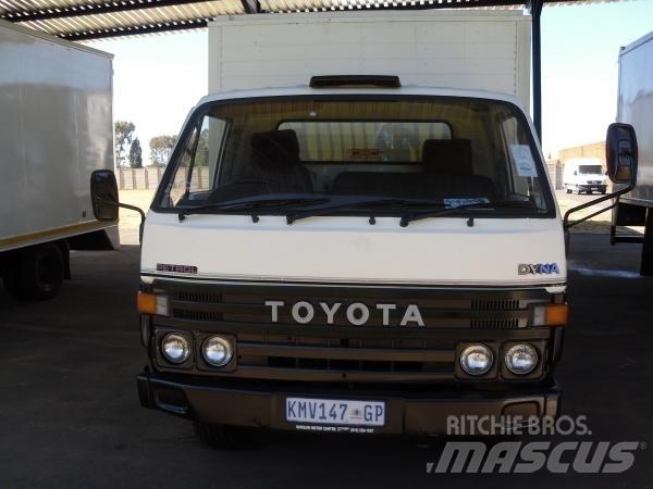 Toyota petrol Diger kamyonlar