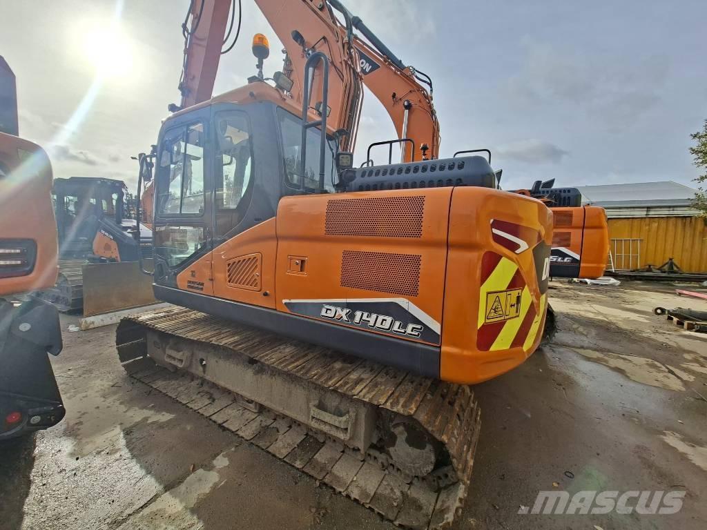 Doosan DX 140 LC Paletli ekskavatörler