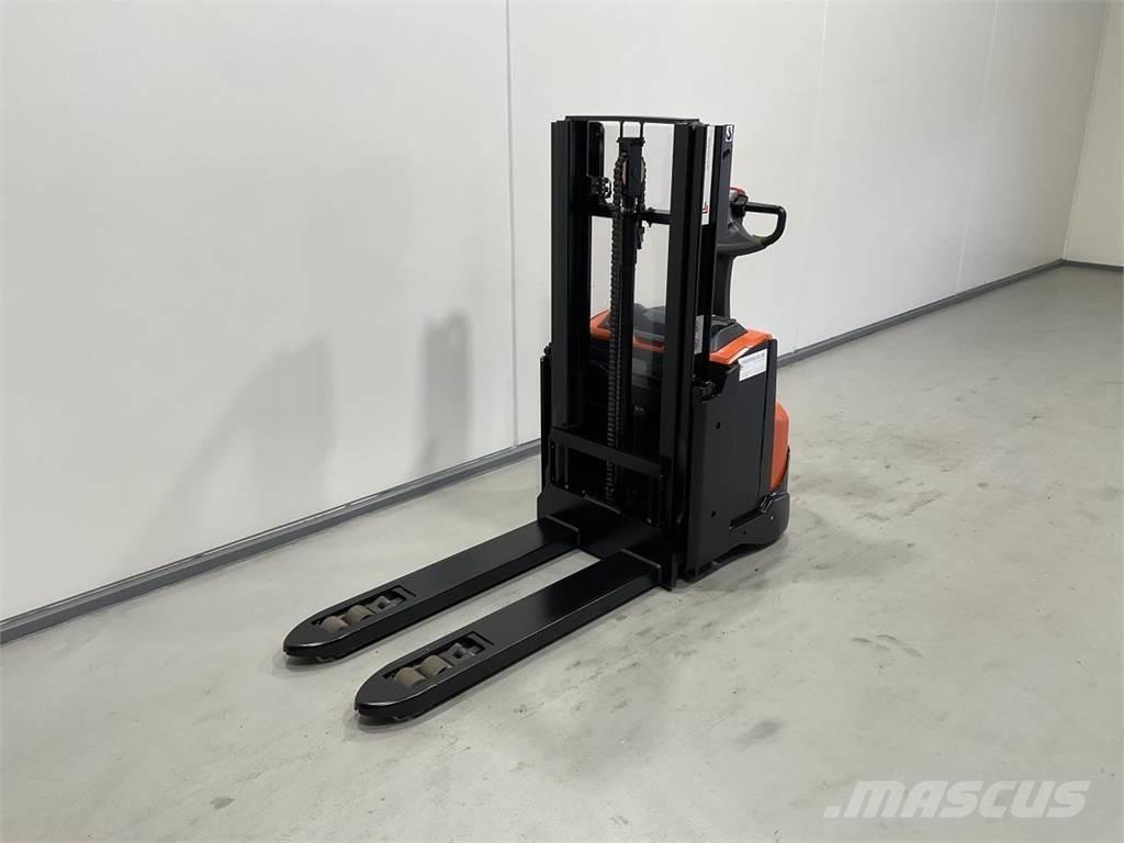 Toyota SWE200D Akülü depo ekipmanları