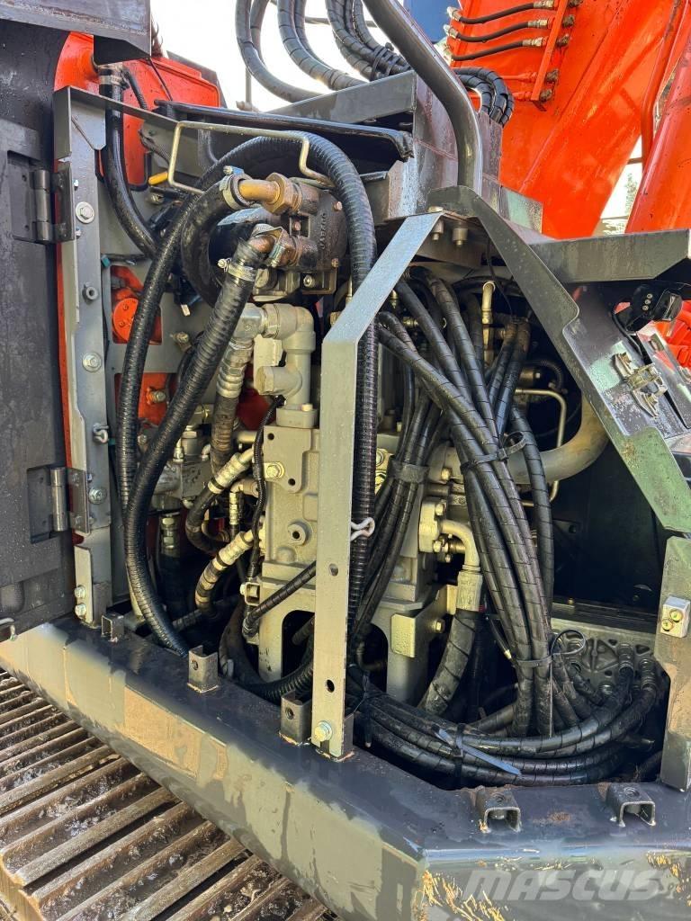 Hitachi ZX 135 US-6 Paletli ekskavatörler
