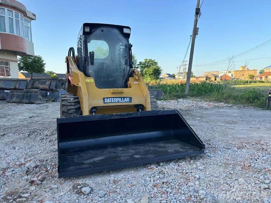 CAT 246 C Skid steer loderler