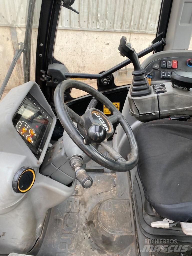 JCB TM 320 S Tarimsal teleskopik yükleyiciler