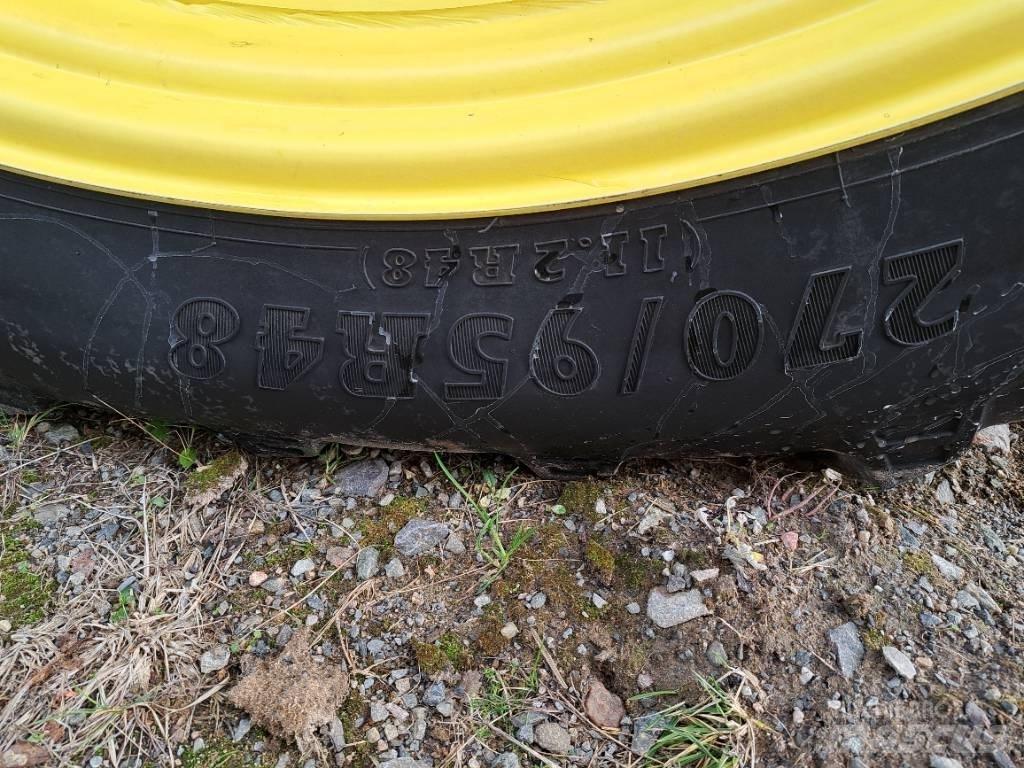 John Deere 740 i Çekilir pülverizatörler