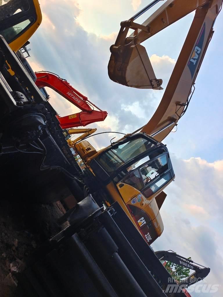 CAT 320 C Amfibi Ekskavatörler