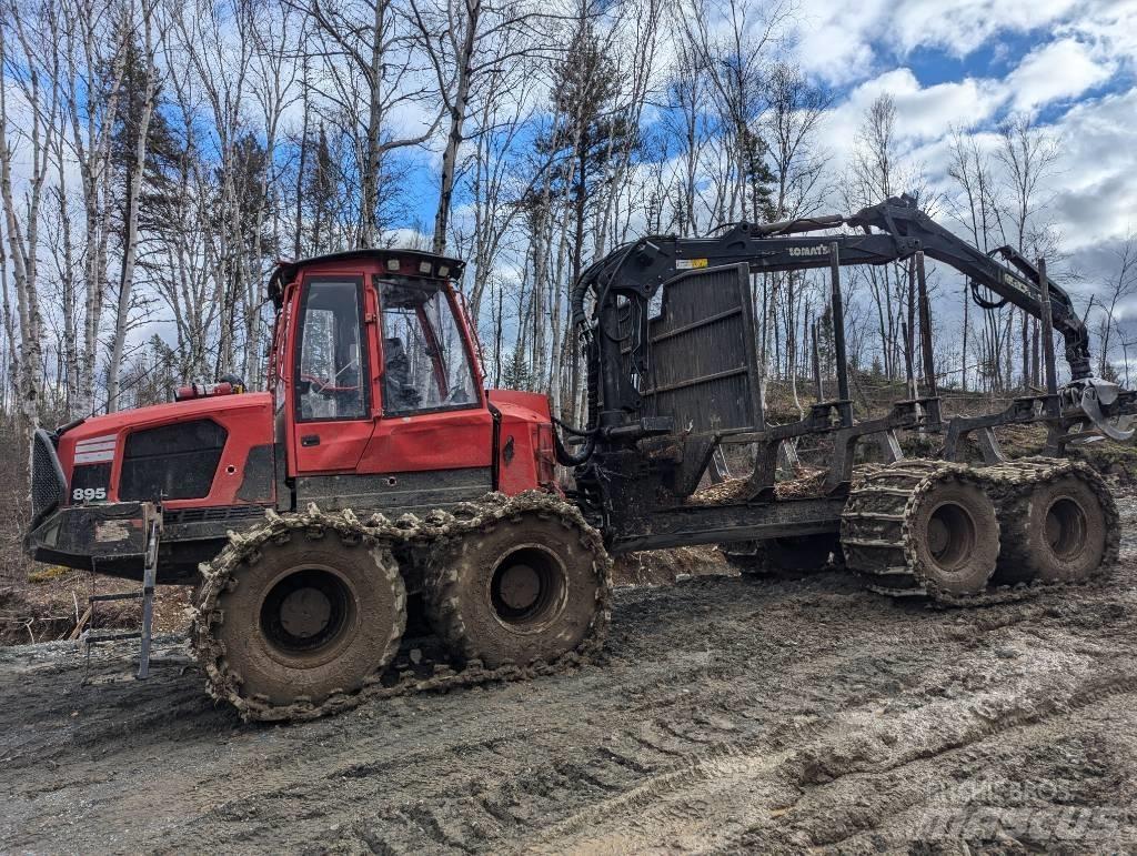 Komatsu 895 Tomruk yükleyici traktörler