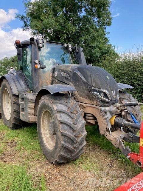 Valtra T235V Traktörler