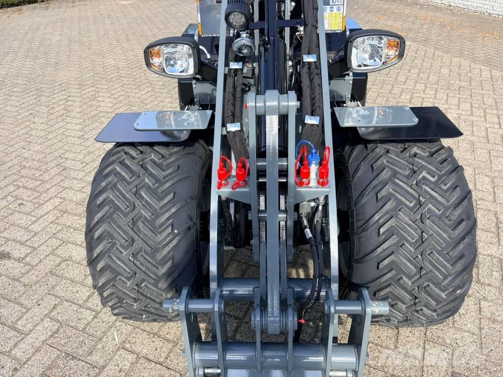 Giant G2500HD Xtra Mini yükleyiciler