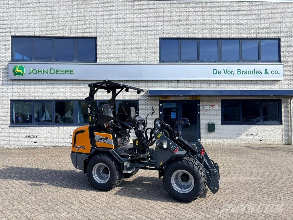 Giant G2500HD Xtra Mini yükleyiciler