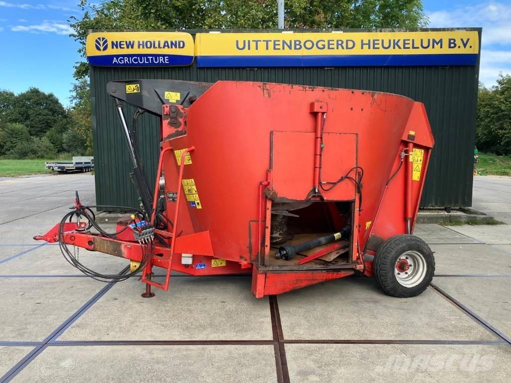Trioliet GIGANT 900 Mikser besleyiciler
