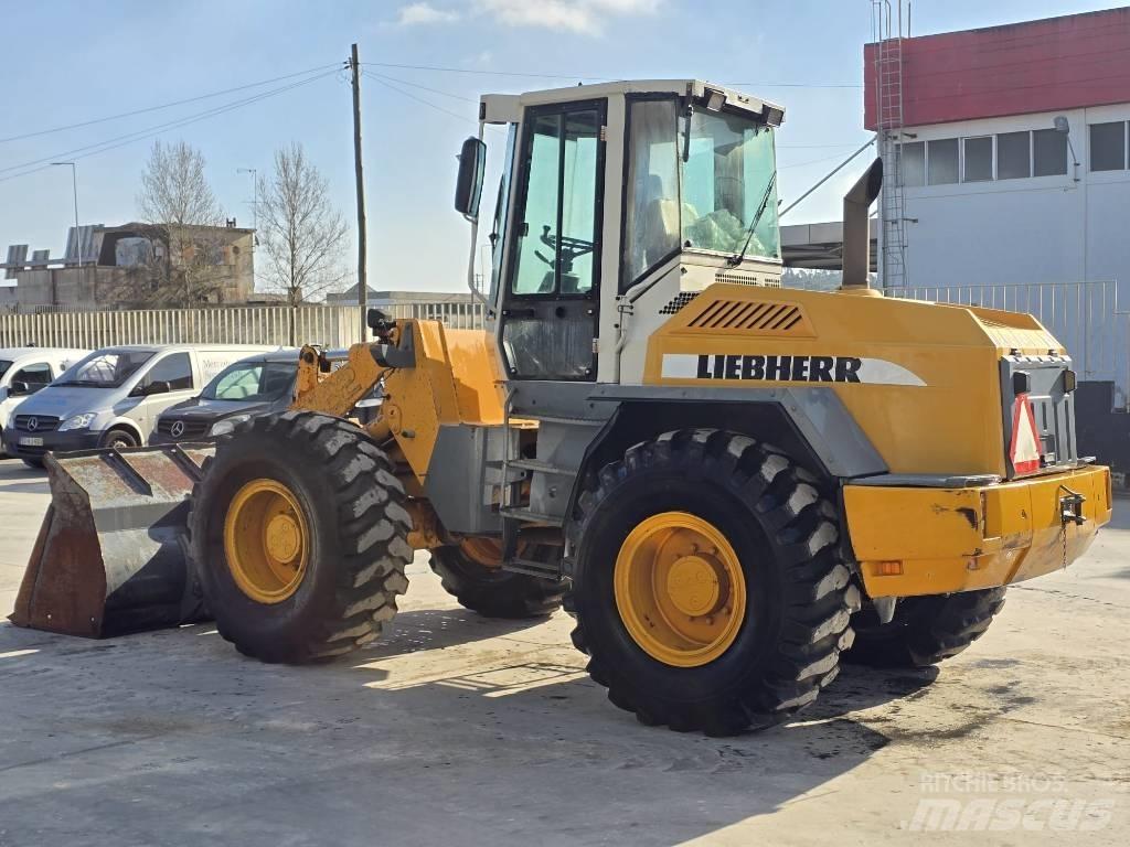 Liebherr L522 Tekerlekli yükleyiciler