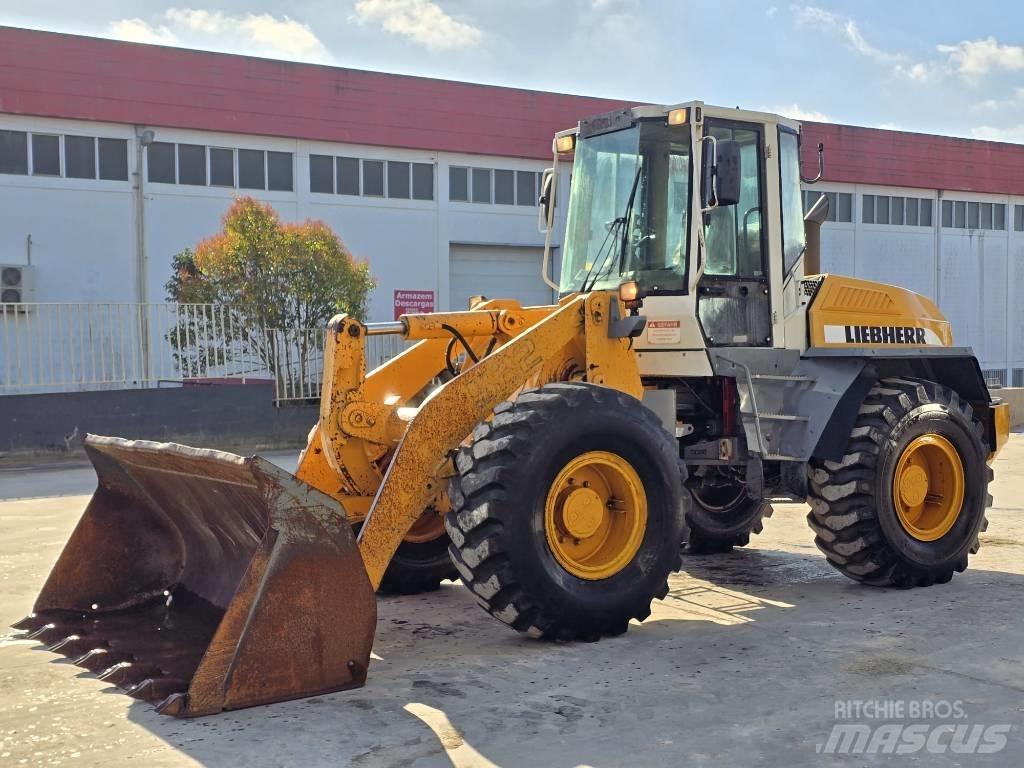 Liebherr L522 Tekerlekli yükleyiciler
