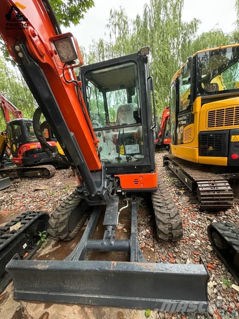 Hitachi U35 Mini ekskavatörler, 7 tona dek