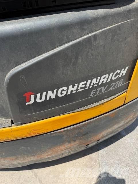 Jungheinrich ETV 216 Reach truck - depo içi istif araçları