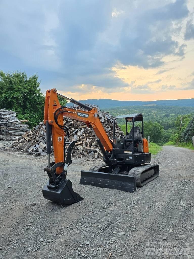 Doosan DX 50 Z Paletli ekskavatörler