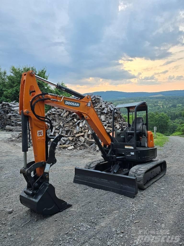 Doosan DX 50 Z Paletli ekskavatörler