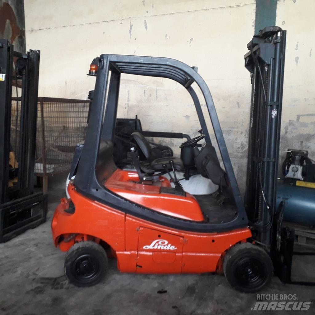 Linde H18d Reach truck - depo içi istif araçları
