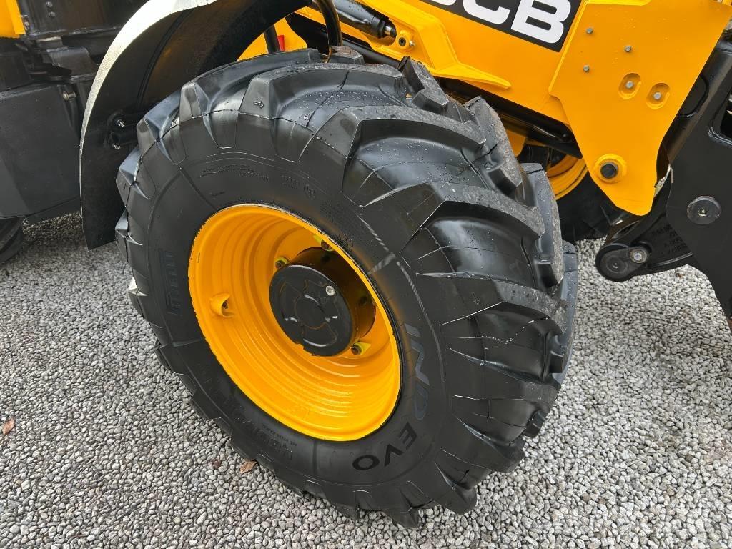 JCB TM320S Tarimsal teleskopik yükleyiciler