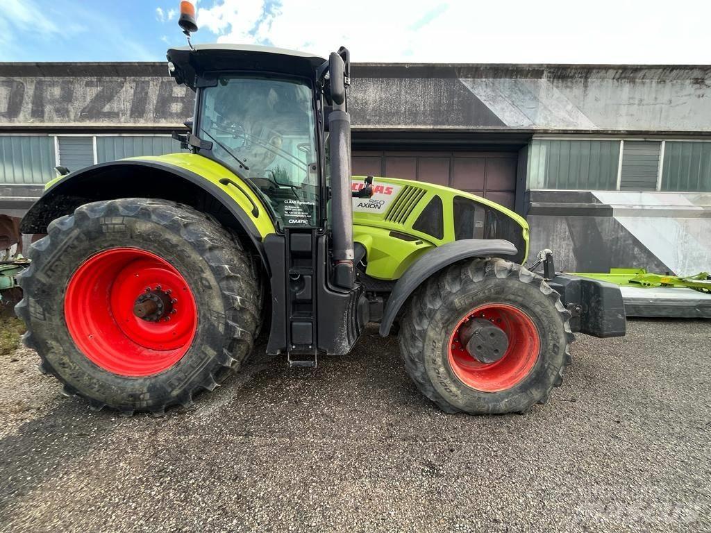 CLAAS Axion 810 Traktörler