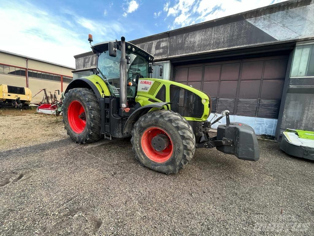 CLAAS Axion 810 Traktörler
