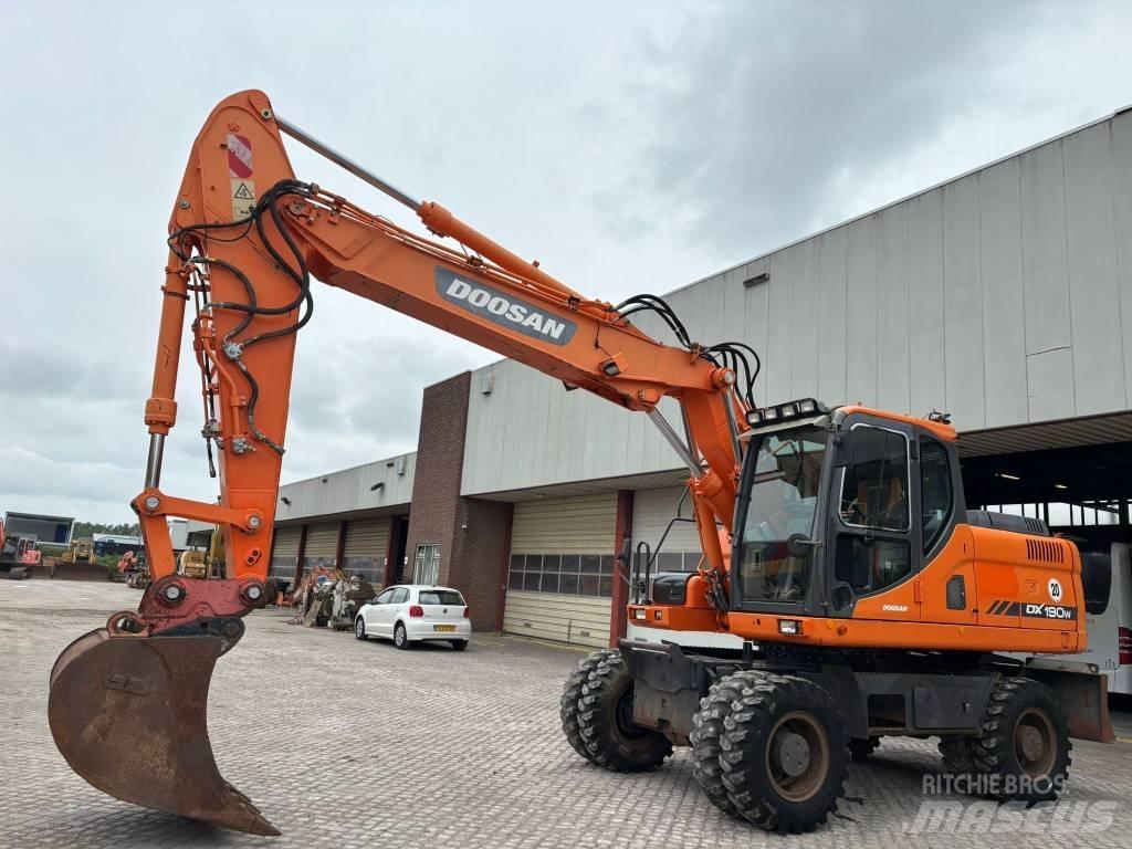 Doosan DX 190 W Lastik tekerli ekskavatörler