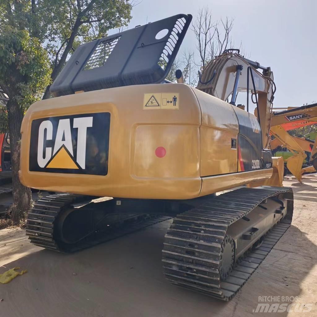 CAT 320 D Paletli ekskavatörler