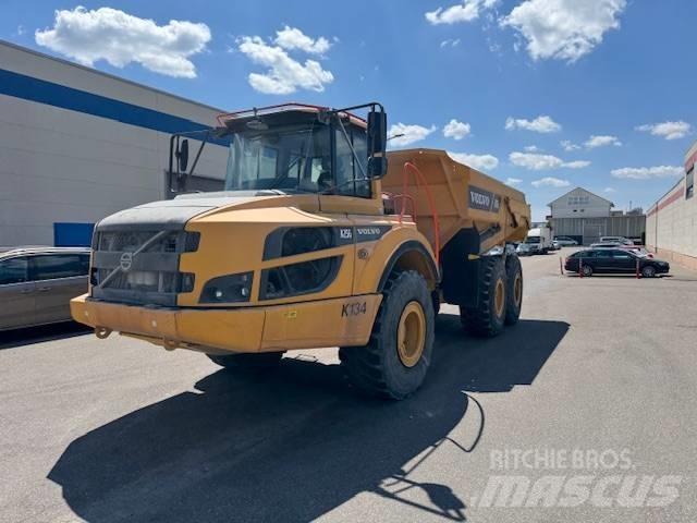 Volvo A25G Belden kirma kaya kamyonu