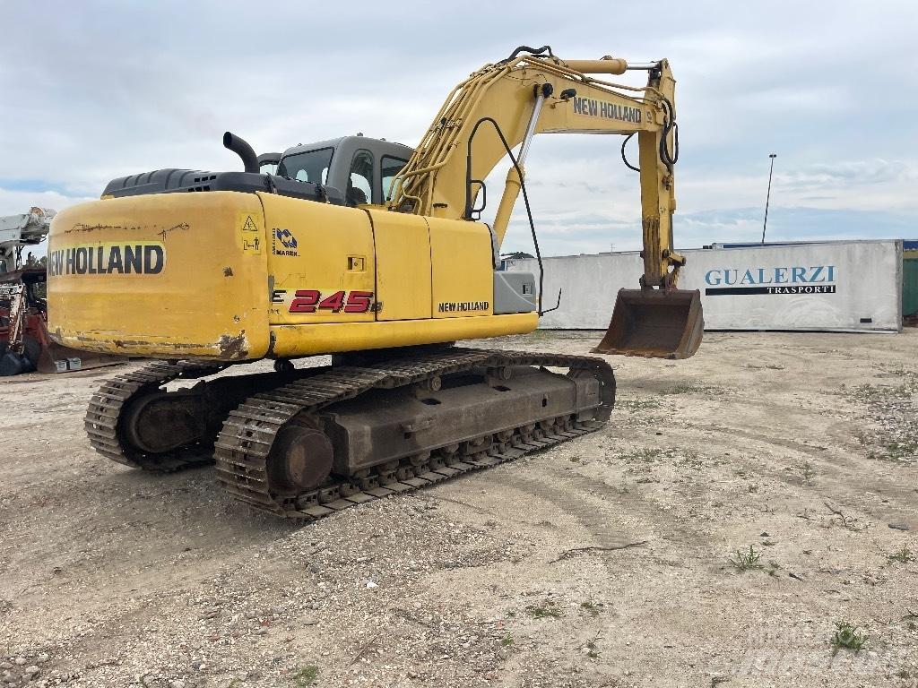 New Holland 245B Paletli ekskavatörler