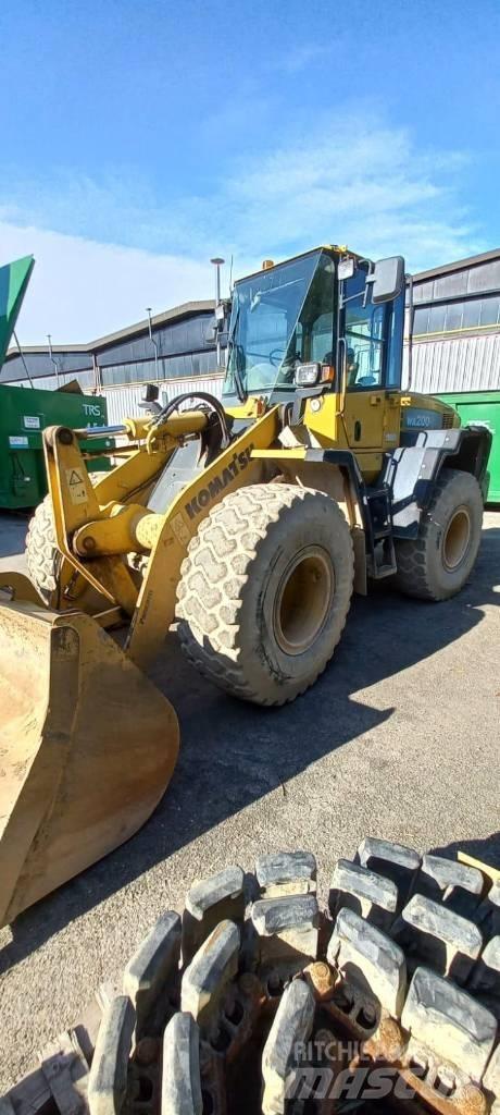 Komatsu WA 200 PT-5 Tekerlekli yükleyiciler