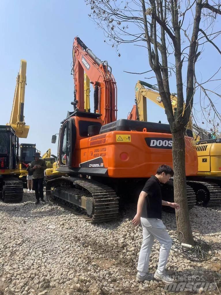 Doosan DX 225LC-9C Paletli ekskavatörler
