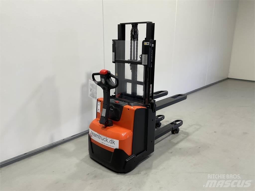 Toyota SWE200D Akülü depo ekipmanları