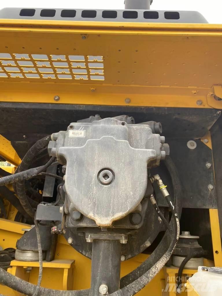 Komatsu 450LC-8 Paletli ekskavatörler