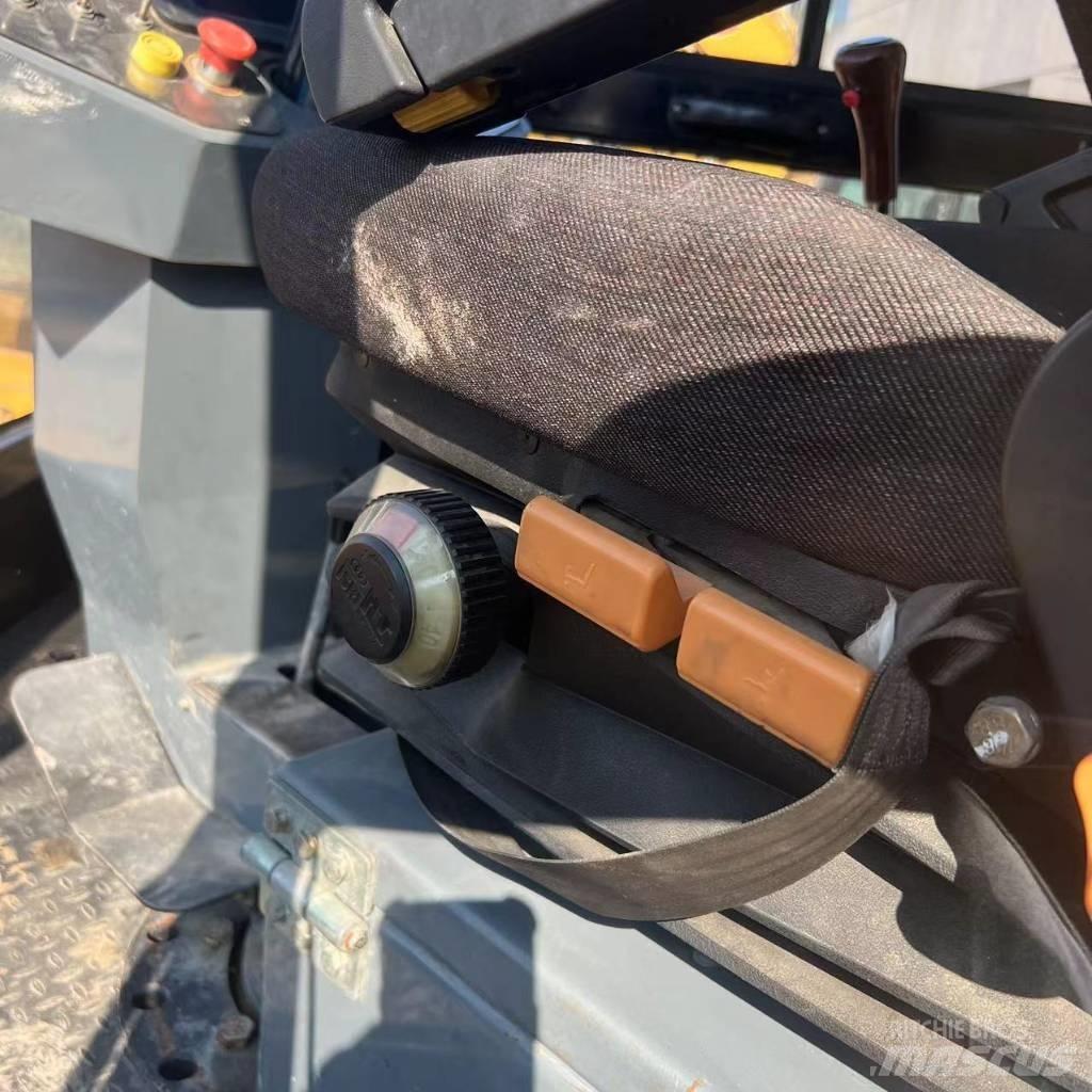 Sany STR 130 C-8S Çift tamburlu silindirler