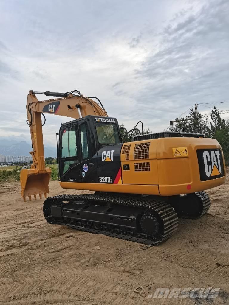 CAT 320D Paletli ekskavatörler