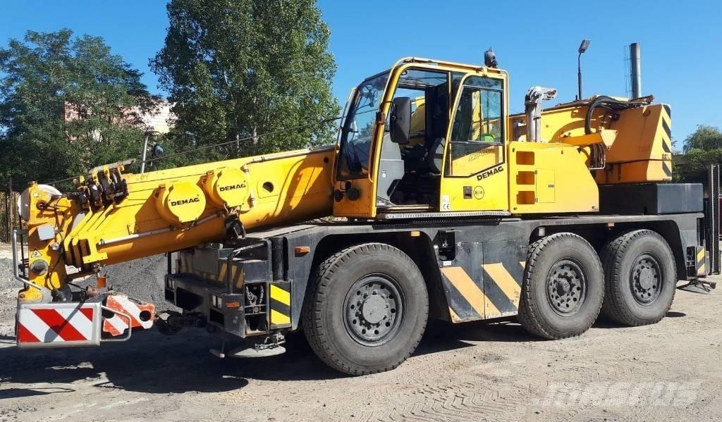 Demag AC 40-1 City Yol-Arazi Tipi Vinçler (AT)